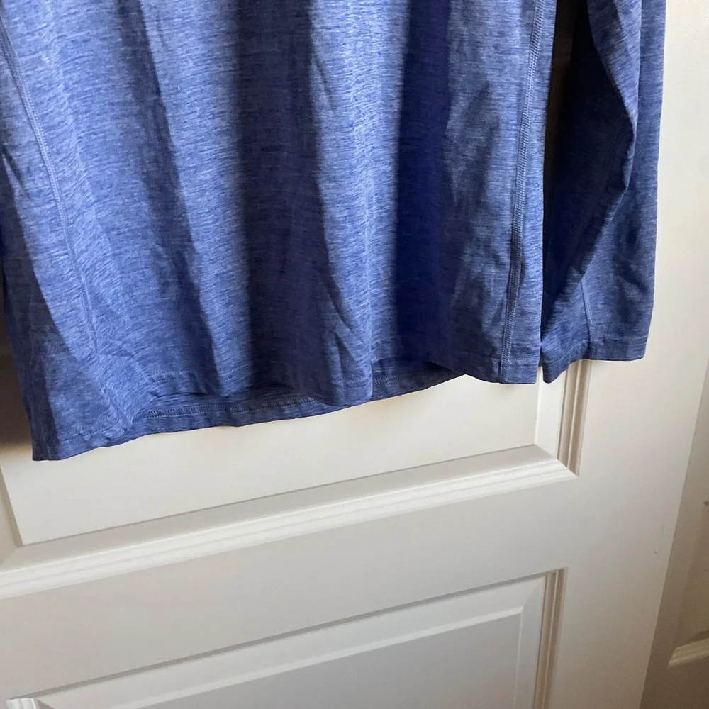 Nike Dri Fit Blue Long‎ Sleeve Tee - Size Small